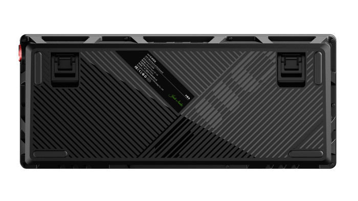 Auf der Unterseite sind aufklappbare Füßchen verbaut. (Bild: Fiio)